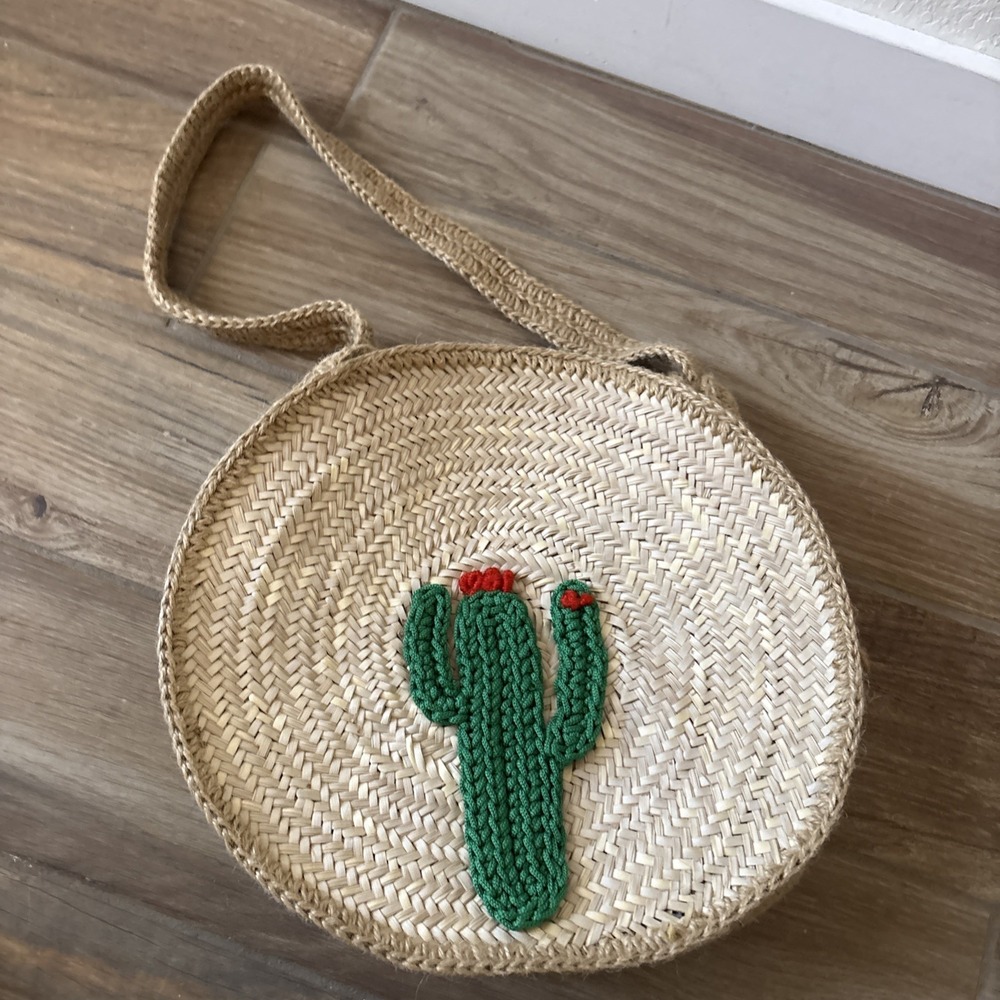 Cactus Circle Straw Bag 23" x‎ 13" x 3"